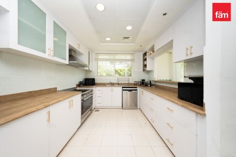 Villa de 3 dormitorios en Dubai, UAE No. 166630 10