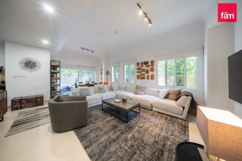 Villa de 3 dormitorios en Dubai, UAE No. 166631 15