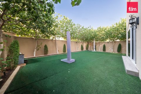 Villa de 3 dormitorios en Dubai, UAE No. 166631 4
