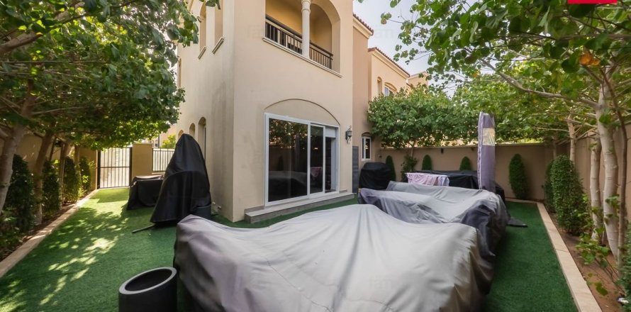 Villa de 3 dormitorios en Dubai, UAE No. 166631