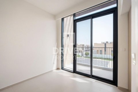 Вилла с 4 спальнями в EMAAR South, ОАЭ №204680 11