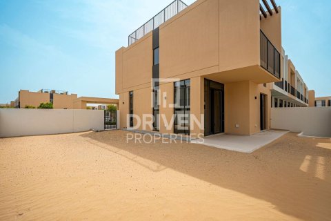 Вилла с 4 спальнями в EMAAR South, ОАЭ №204680