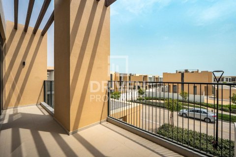Вилла с 4 спальнями в EMAAR South, ОАЭ №204680 21
