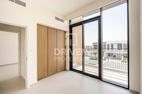 Villa de 4 dormitorios en EMAAR South, UAE No. 204681 15