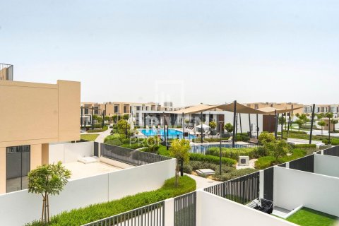 Villa de 4 dormitorios en EMAAR South, UAE No. 204681 3