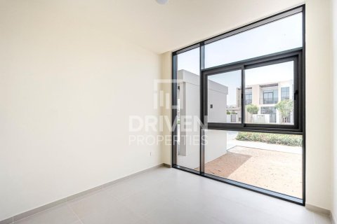 Villa de 4 dormitorios en EMAAR South, UAE No. 204681 9