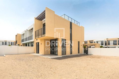Villa de 4 chambres à EMAAR South, UAE No. 204681