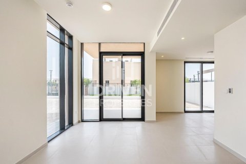 Villa de 4 dormitorios en EMAAR South, UAE No. 204681 5