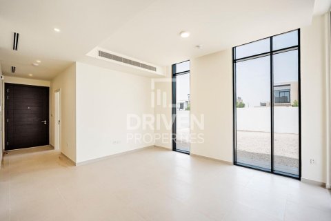 Villa de 4 dormitorios en EMAAR South, UAE No. 204681 8