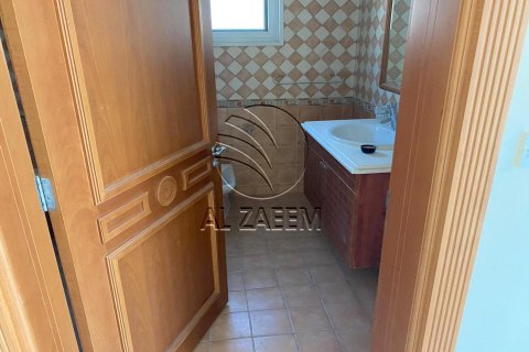 Villa de 5 dormitorios en Marina Village, UAE No. 90093 13