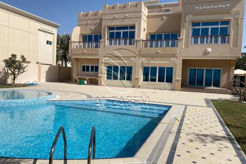 Villa de 5 dormitorios en Marina Village, UAE No. 90093 2