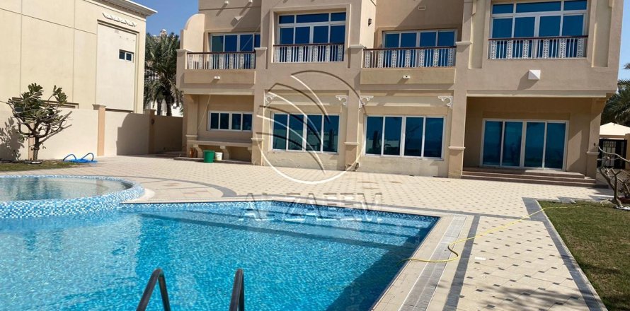 Villa de 5 dormitorios en Marina Village, UAE No. 90093