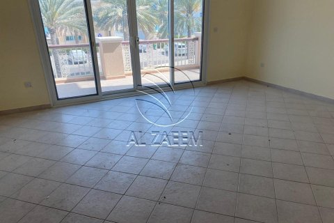 Villa de 5 dormitorios en Marina Village, UAE No. 90093 3