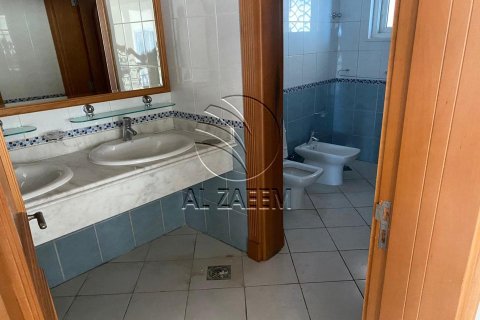 Villa de 5 dormitorios en Marina Village, UAE No. 90093 12