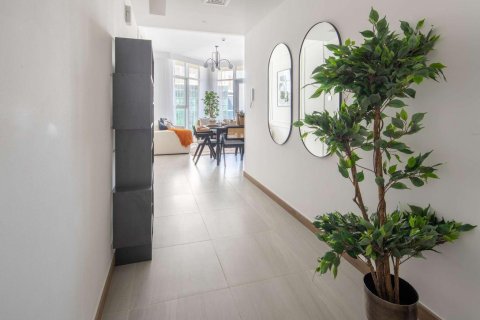 Квартира с 2 спальнями в Urban Oasis, ОАЭ №137525 9