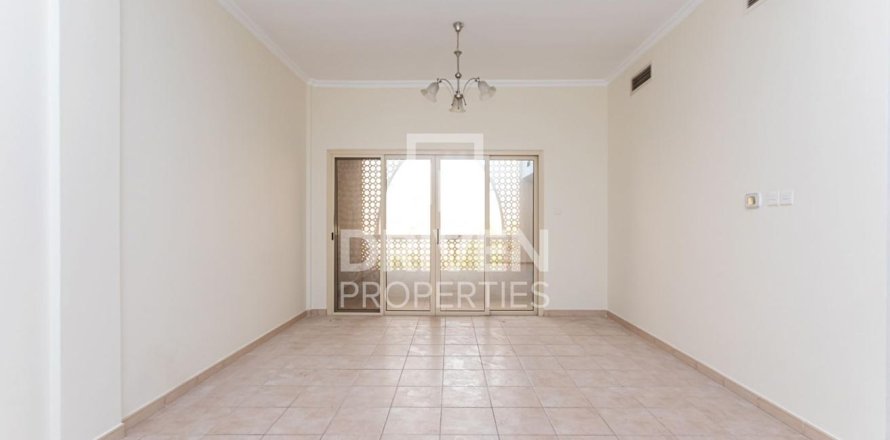 Edificio de 1005.68m² en Dubai Investment Park, UAE No. 191276