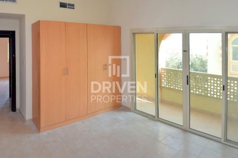 Edificio de 1005.68m² en Dubai Investment Park, UAE No. 191274 3