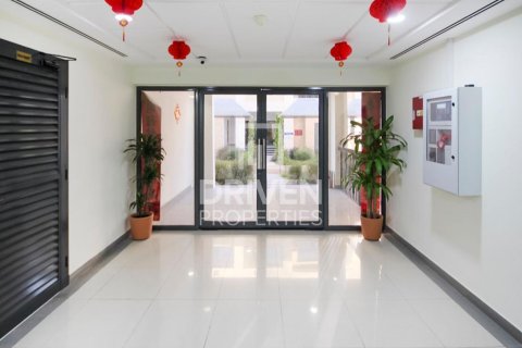 Edificio de 1005.68m² en Dubai Investment Park, UAE No. 191274