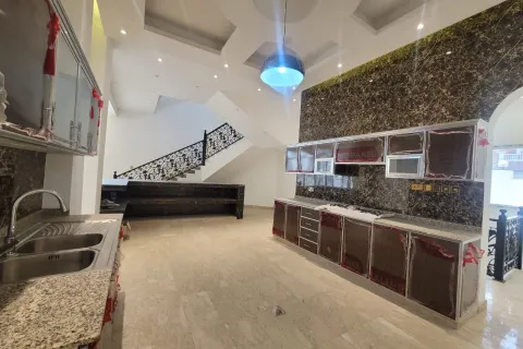 Villa de 6 dormitorios en As Sib, Oman No. 108496 5