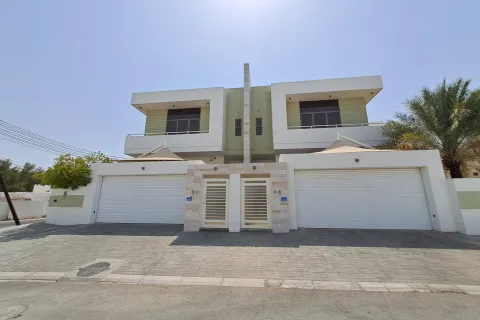 Villa de 5 dormitorios en Madinat as'Sultan Qaboos, Oman No. 108497 2