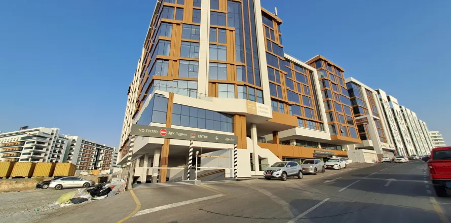Коммерческая недвижимость 41.5м² в Эс Сиб, Оман №108493
