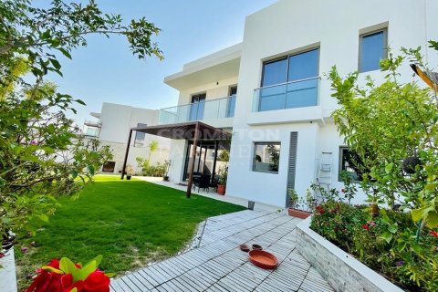 4 bedrooms Villa on the Yas Acres, UAE No. 83204 3