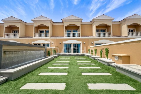 2 bedrooms Townhouse in Jumeirah Village Triangle, UAE No. 164754