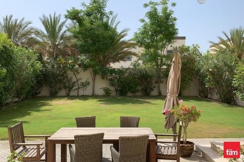 Вилла с 3 спальнями в Jumeirah Park, ОАЭ №165570 24