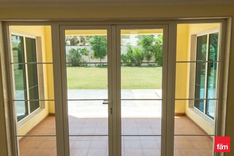 Вилла с 3 спальнями в Jumeirah Park, ОАЭ №165570 18