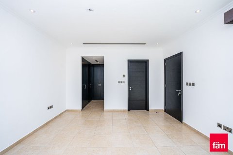 Вилла с 3 спальнями в Jumeirah Park, ОАЭ №165570 19