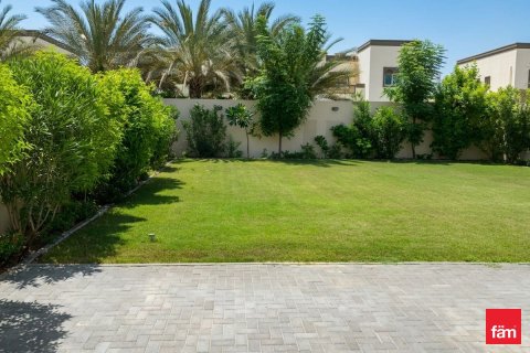 Вилла с 3 спальнями в Jumeirah Park, ОАЭ №165570 3