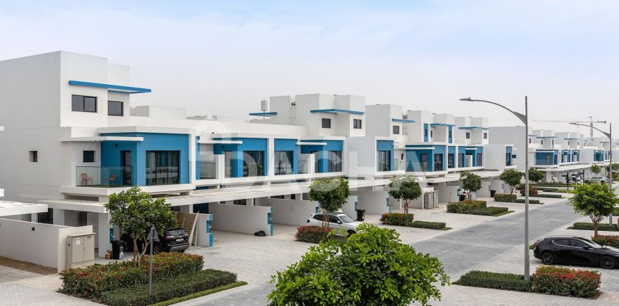 Таунхаус с 4 спальнями в Damac Lagoons, ОАЭ №155807