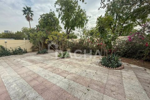 Вилла с 5 спальнями в Meadows, ОАЭ №155808 18