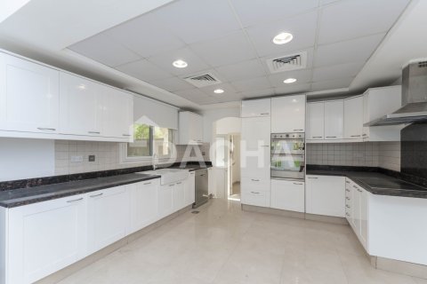 Вилла с 5 спальнями в Meadows, ОАЭ №155808 15