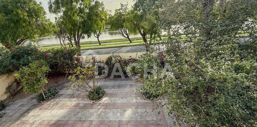 Вилла с 5 спальнями в Meadows, ОАЭ №155808