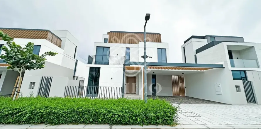 4 bedrooms Villa in Palm Jumeirah, UAE No. 164049