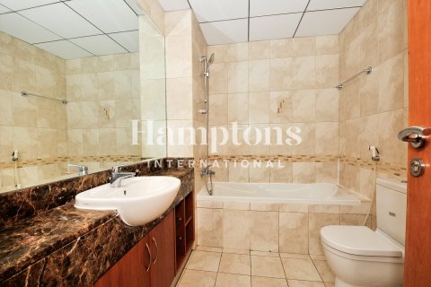 Квартира с 2 спальнями в The Address Dubai Marina, ОАЭ №156516 8