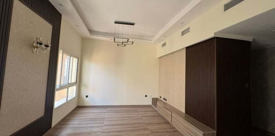 2 bedrooms Apartment in Dubai, UAE No. 169854