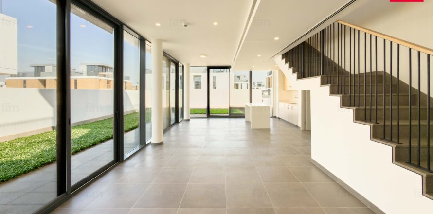 Вилла с 5 спальнями в Дубай, ОАЭ №137385