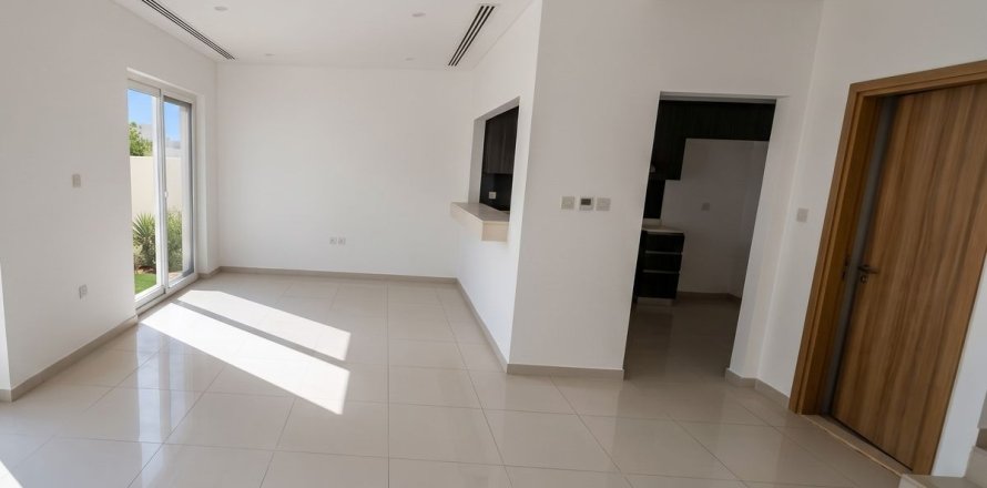 Townhouse de 2 dormitorios en Dubai, UAE No. 205200