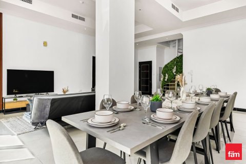 Appartement de 3 chambres à Dubai, UAE No. 102719 2