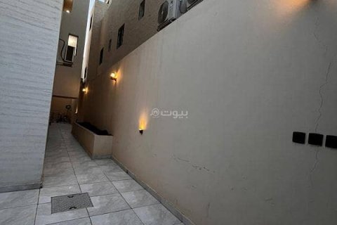 Villa de 6 dormitorios en Riyadh, Saudi Arabia No. 99493 3