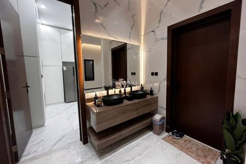 Villa de 6 dormitorios en Riyadh, Saudi Arabia No. 99493 17