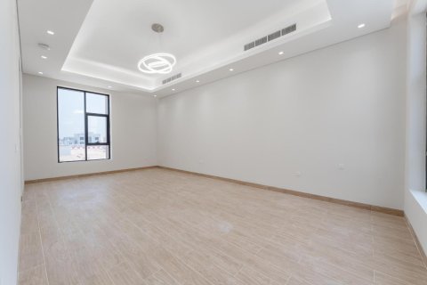 5 bedrooms Villa in Al Aweer, UAE No. 99905 11