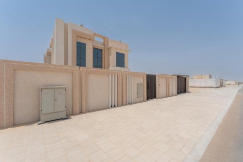 5 bedrooms Villa in Al Aweer, UAE No. 99905 19