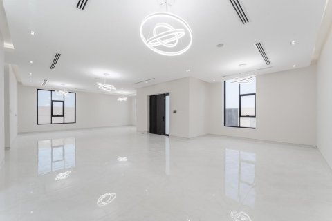 5 bedrooms Villa in Al Aweer, UAE No. 99905 4