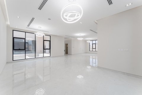 5 bedrooms Villa in Al Aweer, UAE No. 99905 3