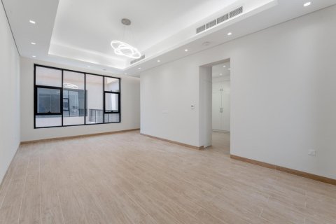 5 bedrooms Villa in Al Aweer, UAE No. 99905 14