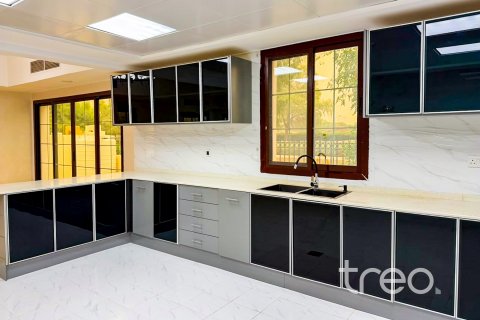 5 bedrooms Villa in Hacienda, UAE No. 199038 4