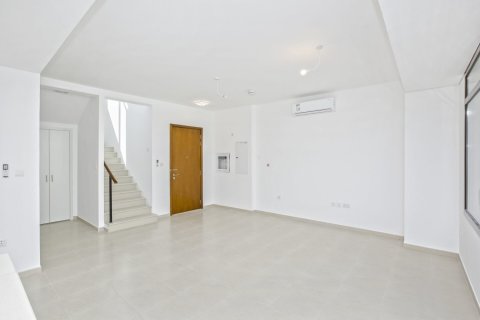 3 bedrooms Townhouse in Zahra Townhouses, UAE No. 164615 3
